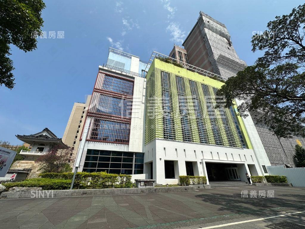 大仁愛路面寬金店面房屋室內格局與周邊環境