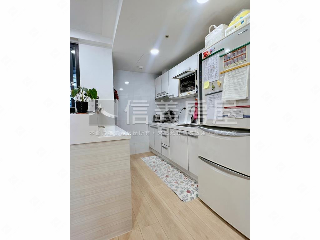 力麒青春高樓兩房車位房屋室內格局與周邊環境