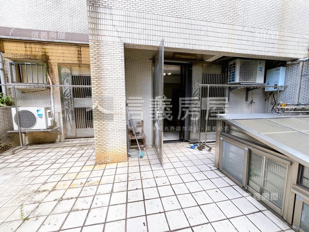 ★河堤前後庭院車位一樓★房屋室內格局與周邊環境