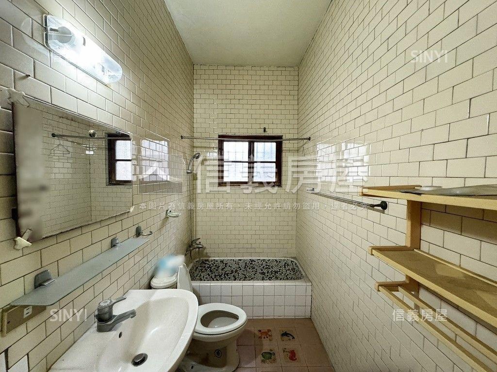 左營商圈透天房屋室內格局與周邊環境