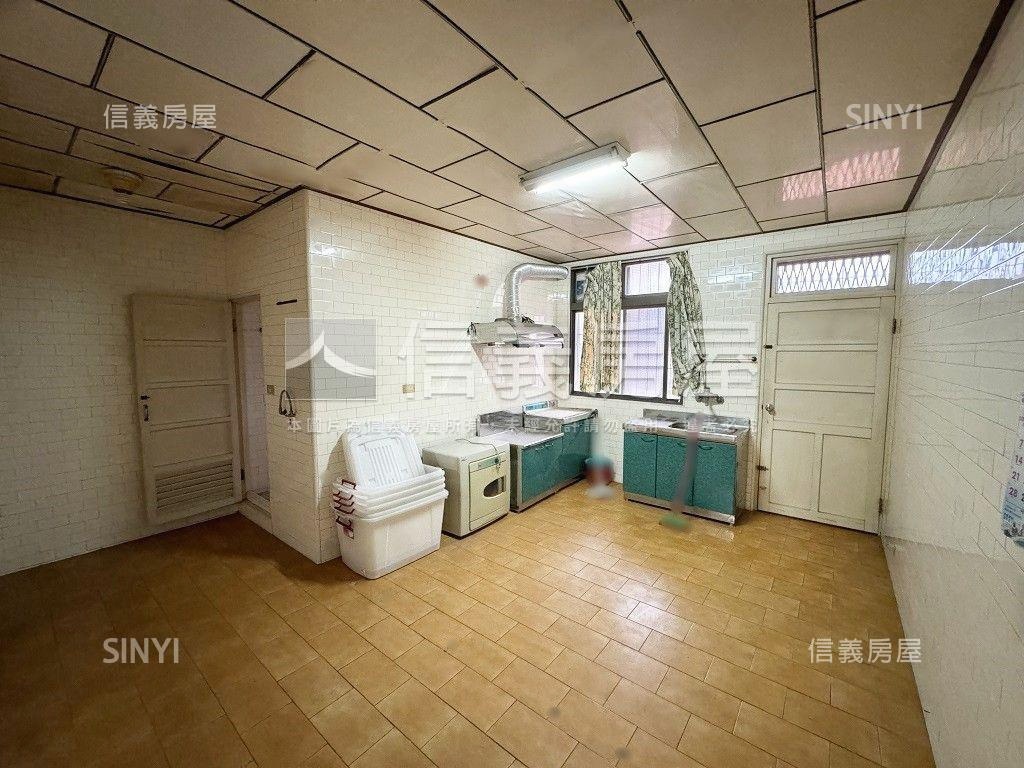 左營商圈透天房屋室內格局與周邊環境