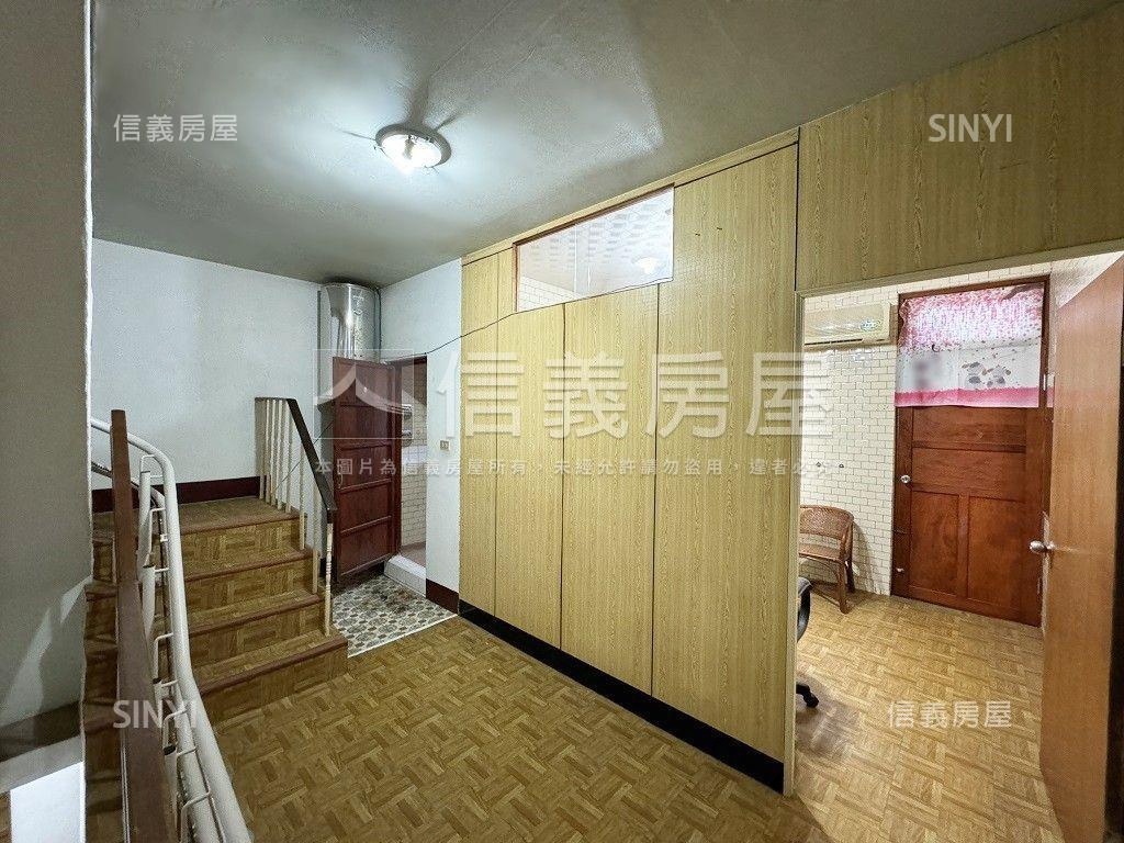 左營商圈透天房屋室內格局與周邊環境