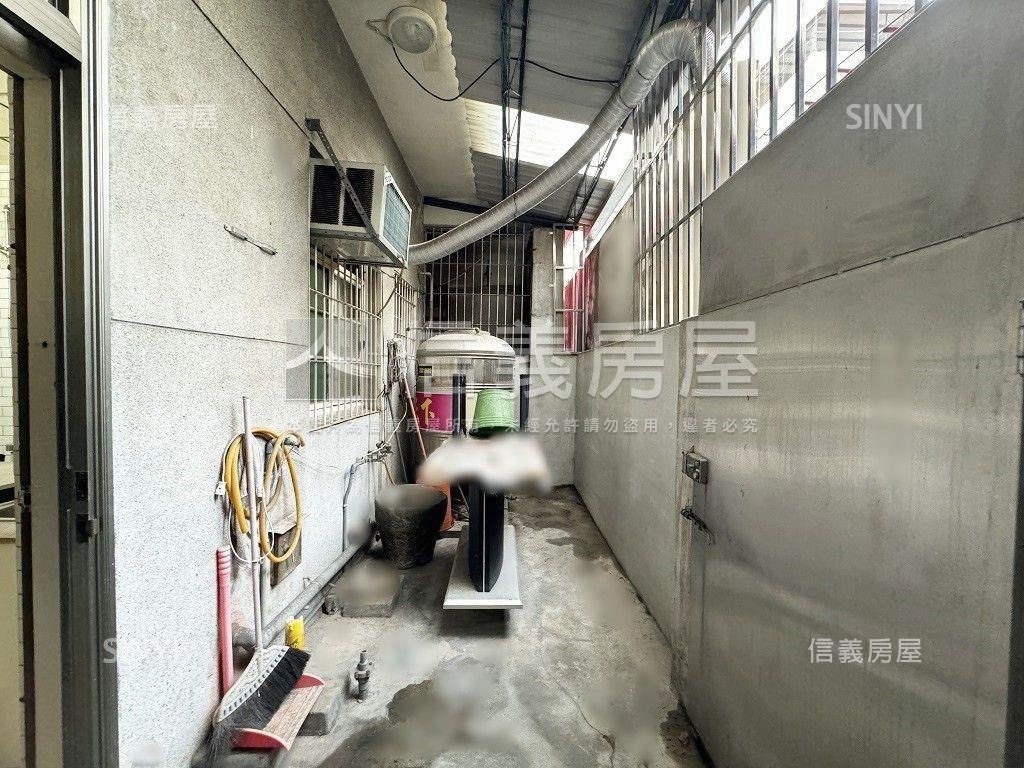 左營商圈透天房屋室內格局與周邊環境