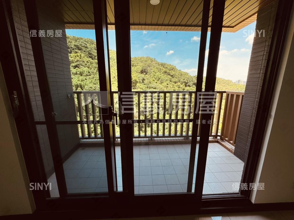 信義文華山景１０１房屋室內格局與周邊環境