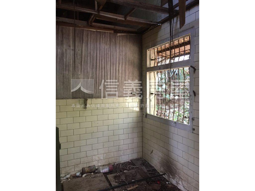 專任苗栗鴨母坑七千坪土地房屋室內格局與周邊環境