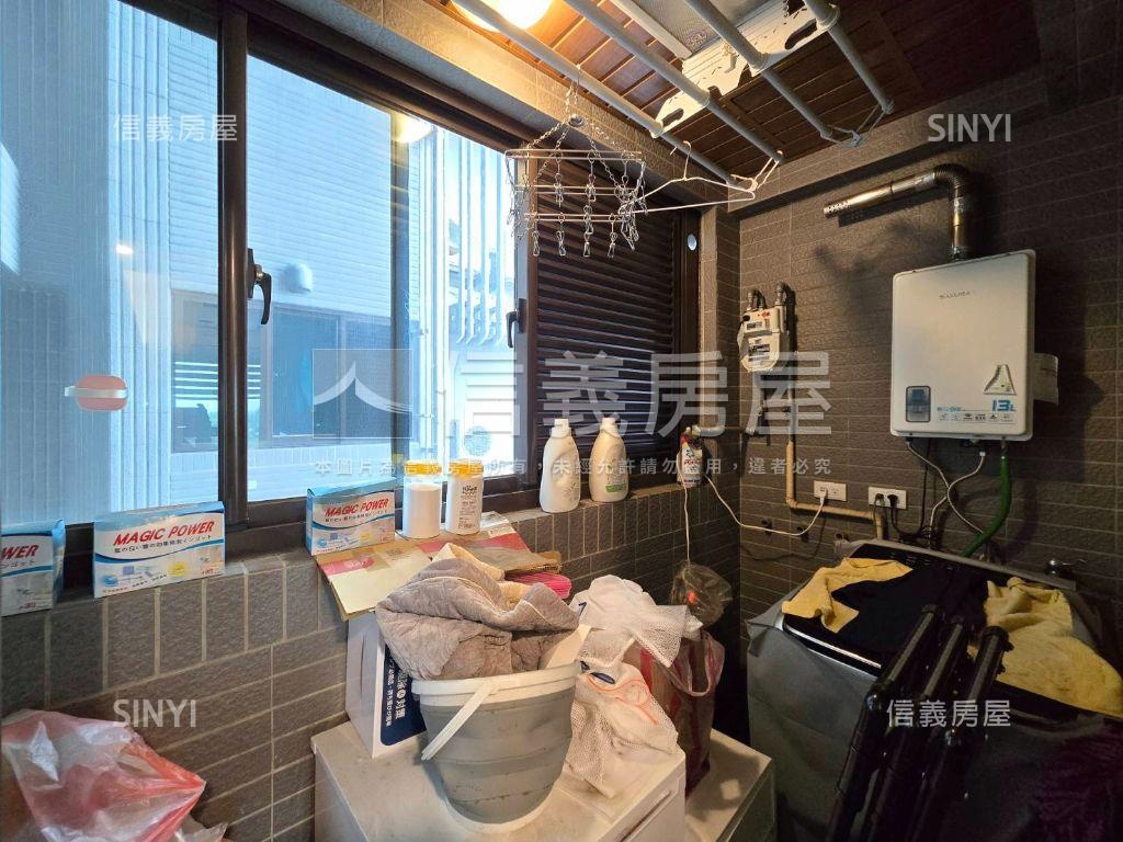 近Ａ９站富堡晶棧兩房車位房屋室內格局與周邊環境