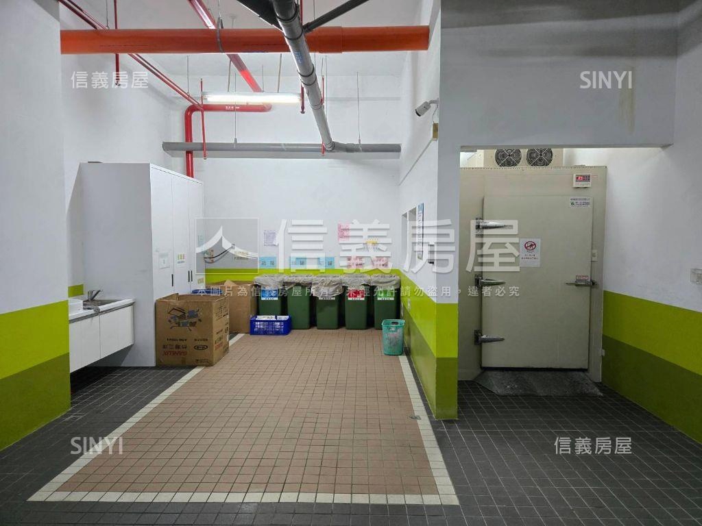 近Ａ９站富堡晶棧兩房車位房屋室內格局與周邊環境