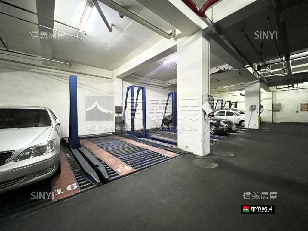 近知名百貨｜質感三房車位房屋室內格局與周邊環境