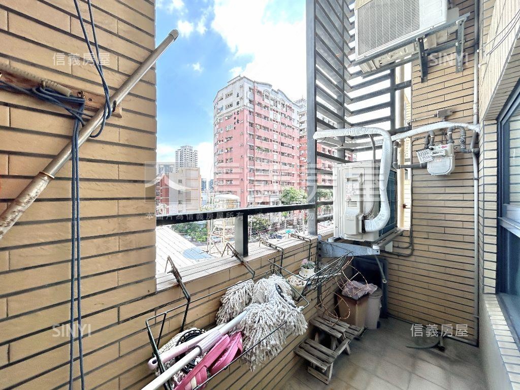 首購南屯來看這間房屋室內格局與周邊環境