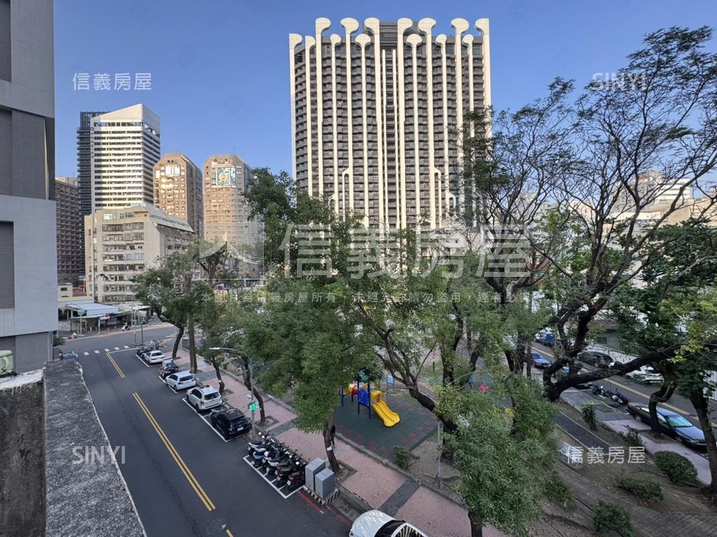 三多商圈，圓夢計畫透店房屋室內格局與周邊環境