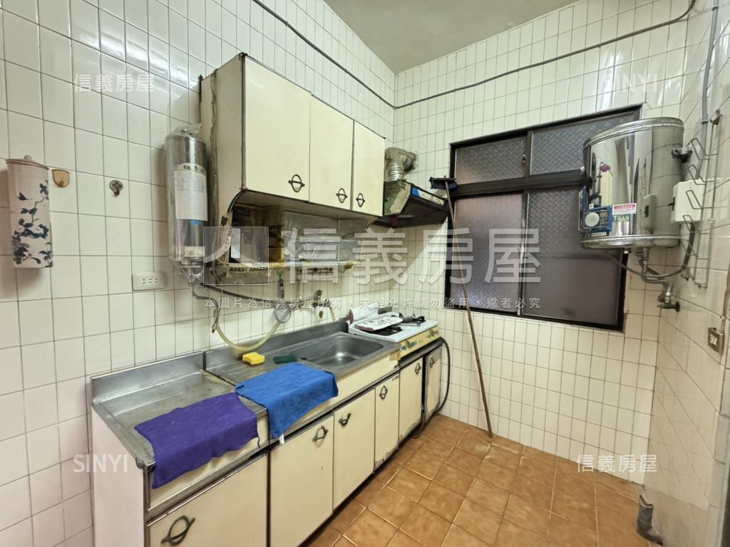 三多商圈，圓夢計畫透店房屋室內格局與周邊環境