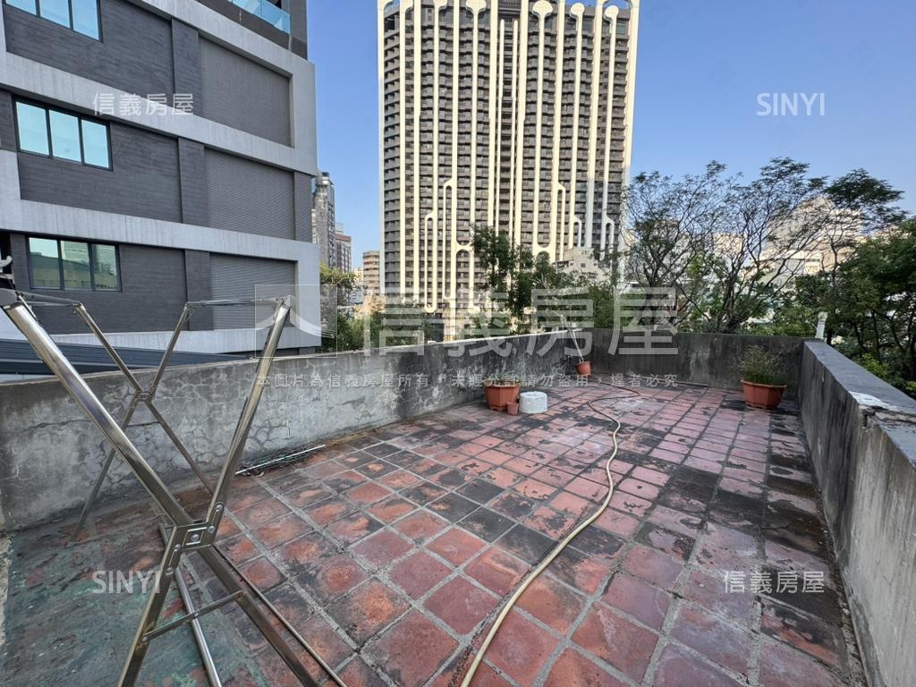 三多商圈，圓夢計畫透店房屋室內格局與周邊環境