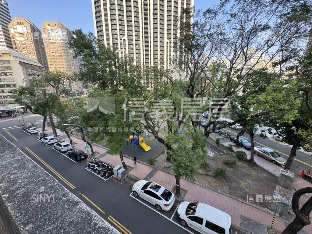 三多商圈，圓夢計畫透店房屋室內格局與周邊環境