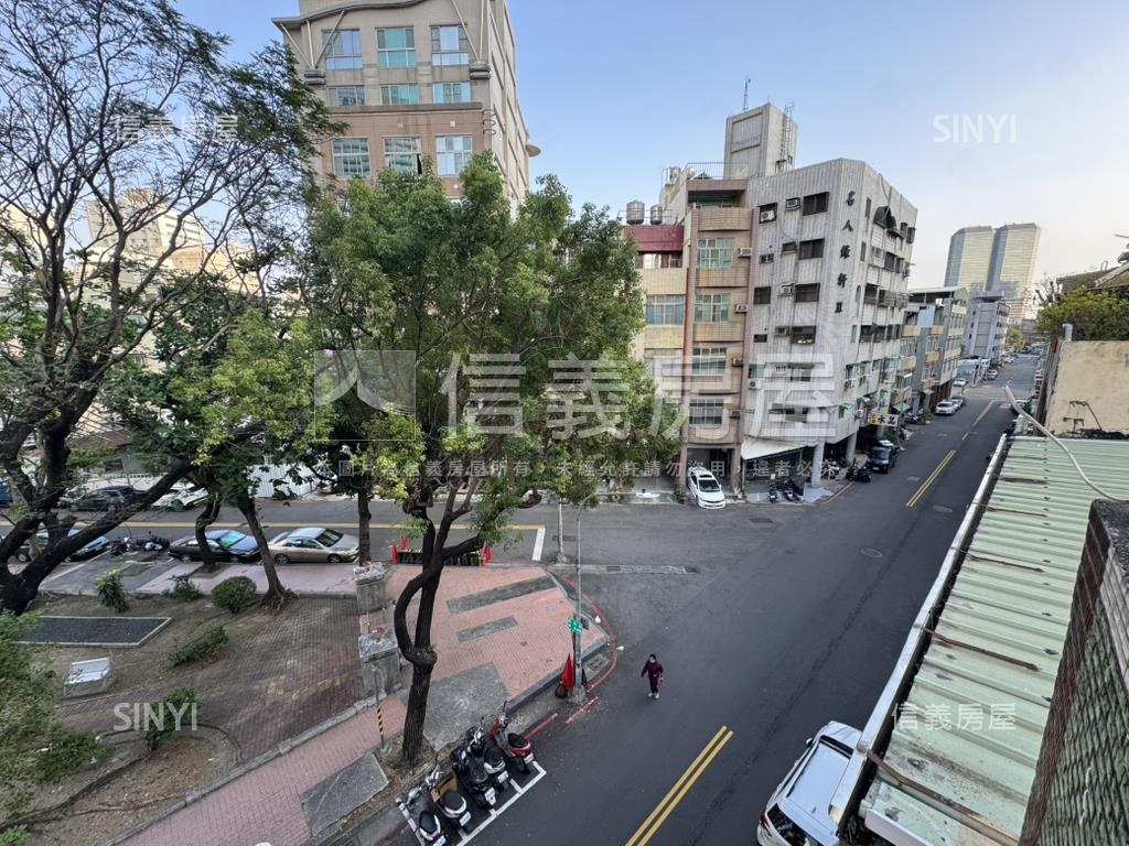 三多商圈，圓夢計畫透店房屋室內格局與周邊環境