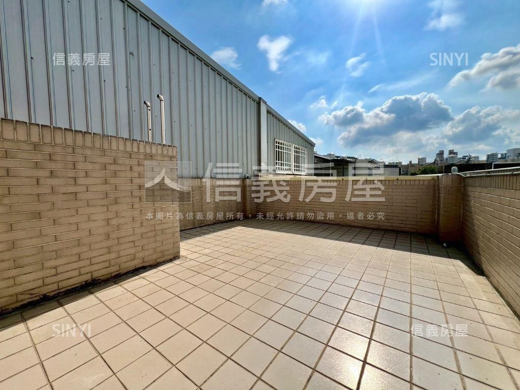 臨約１２米路金店墅房屋室內格局與周邊環境