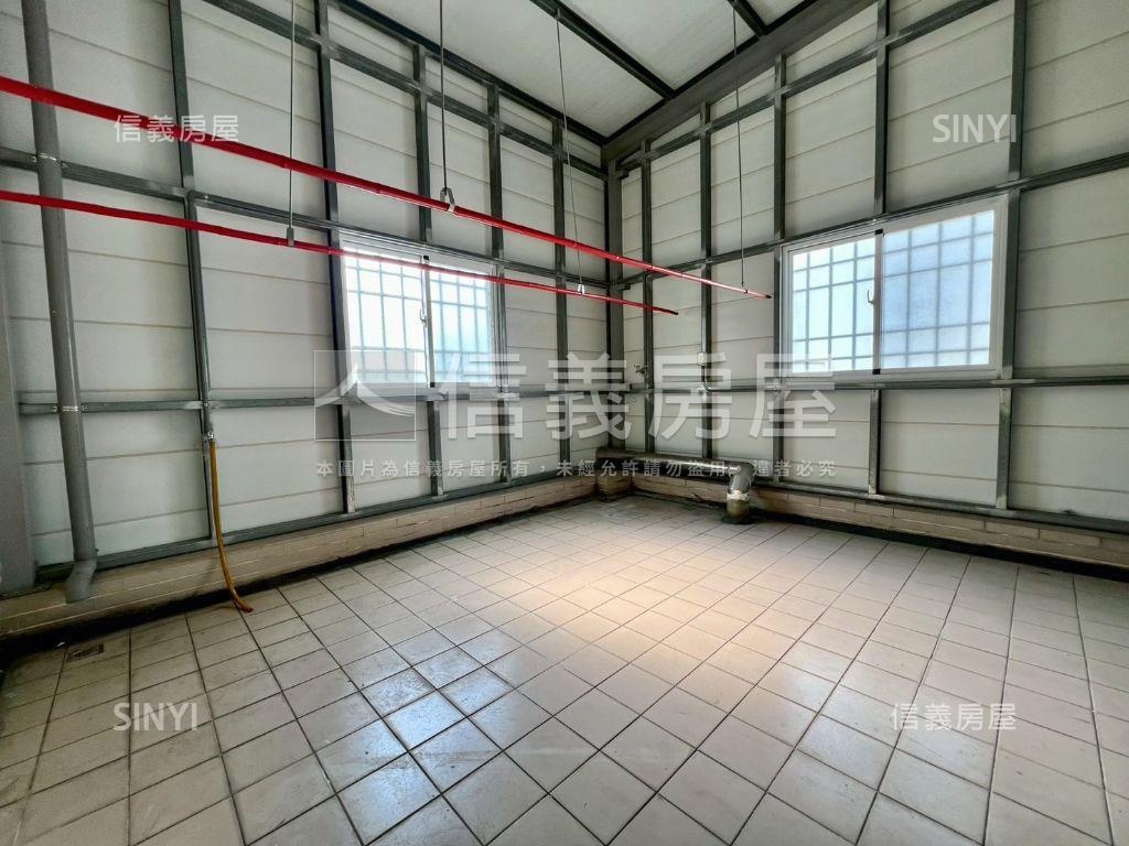 臨約１２米路金店墅房屋室內格局與周邊環境