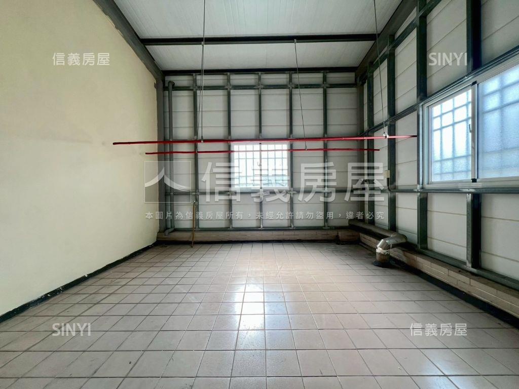 臨約１２米路金店墅房屋室內格局與周邊環境