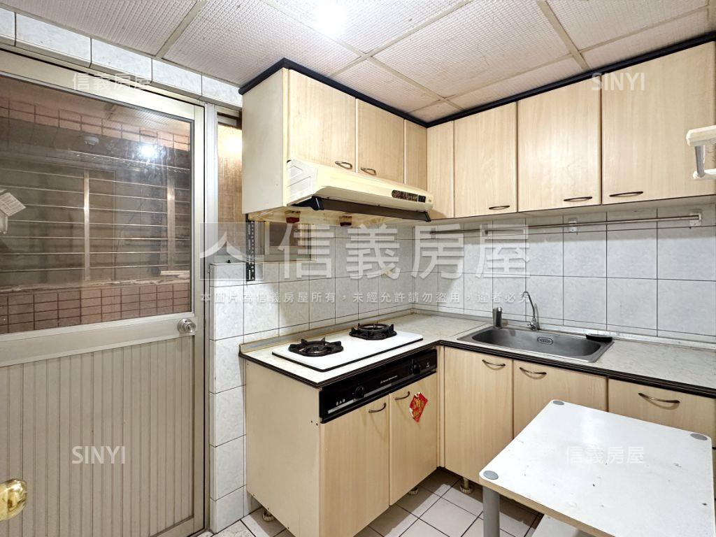 冠倫頂客‧優質２房房屋室內格局與周邊環境