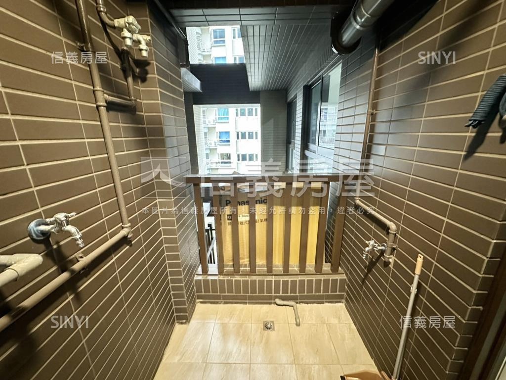 ☆全新未住電梯２房房屋室內格局與周邊環境