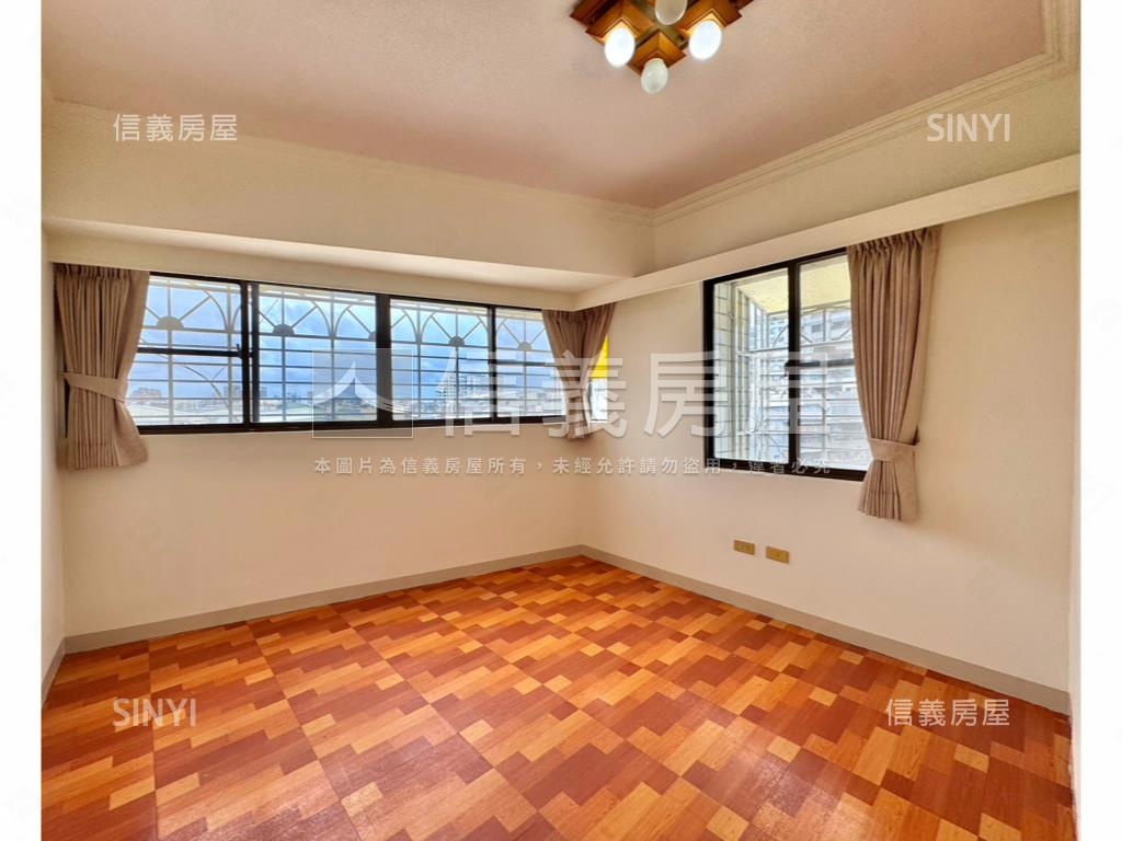 輕軌旁近英明市場翻新兩房房屋室內格局與周邊環境