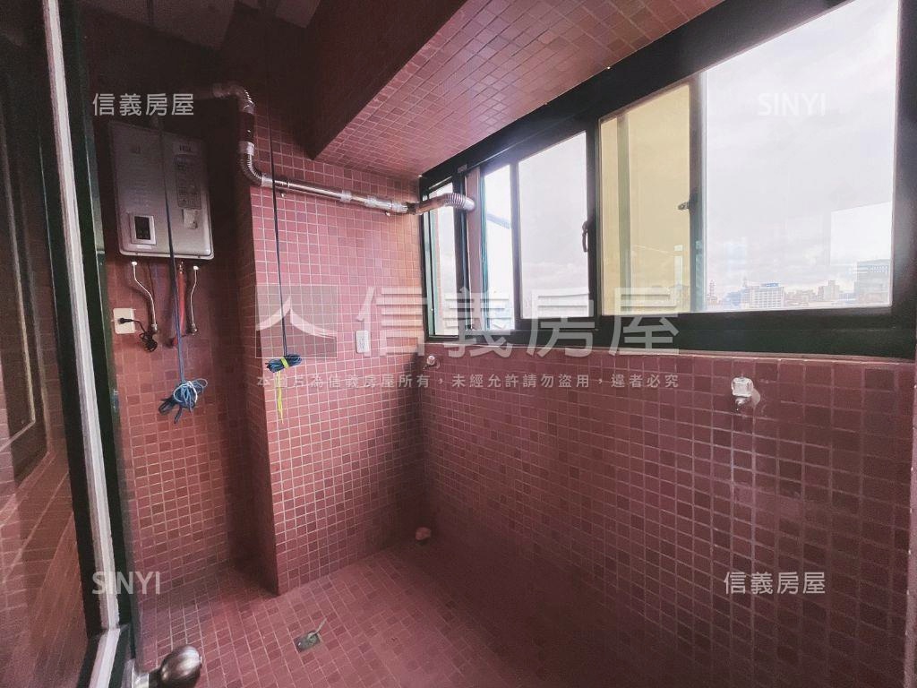 文化中心採光三房房屋室內格局與周邊環境