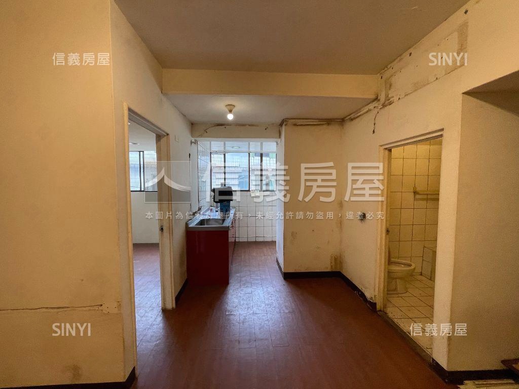 近車站便利電梯華廈房屋室內格局與周邊環境