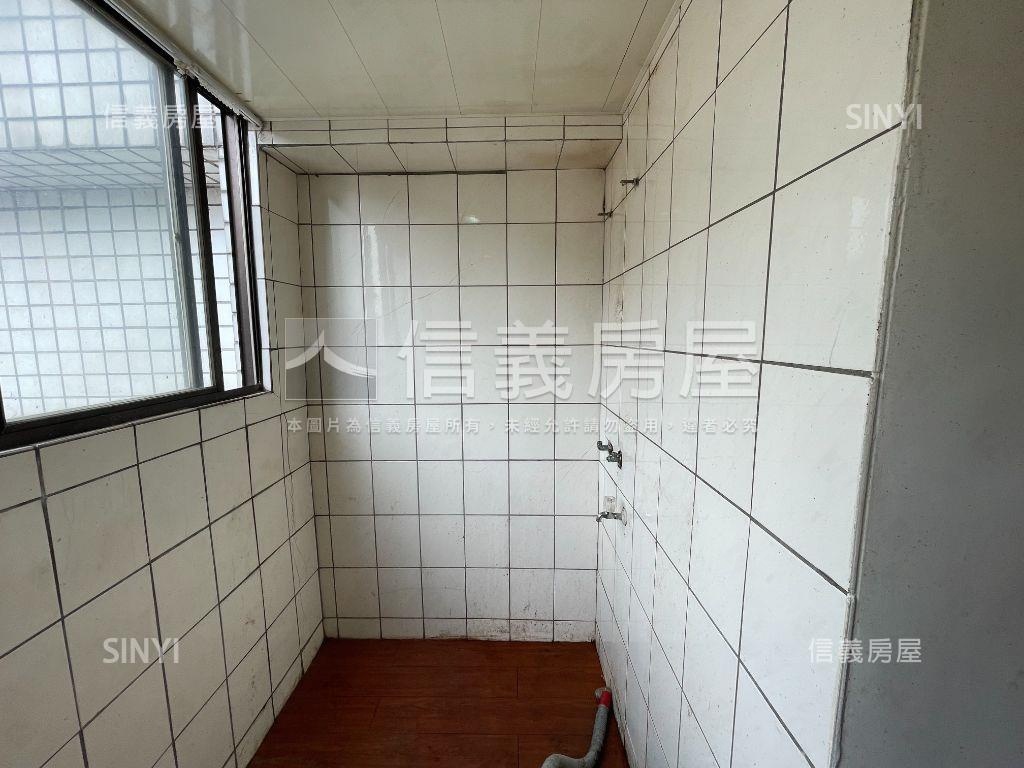 近車站便利電梯華廈房屋室內格局與周邊環境