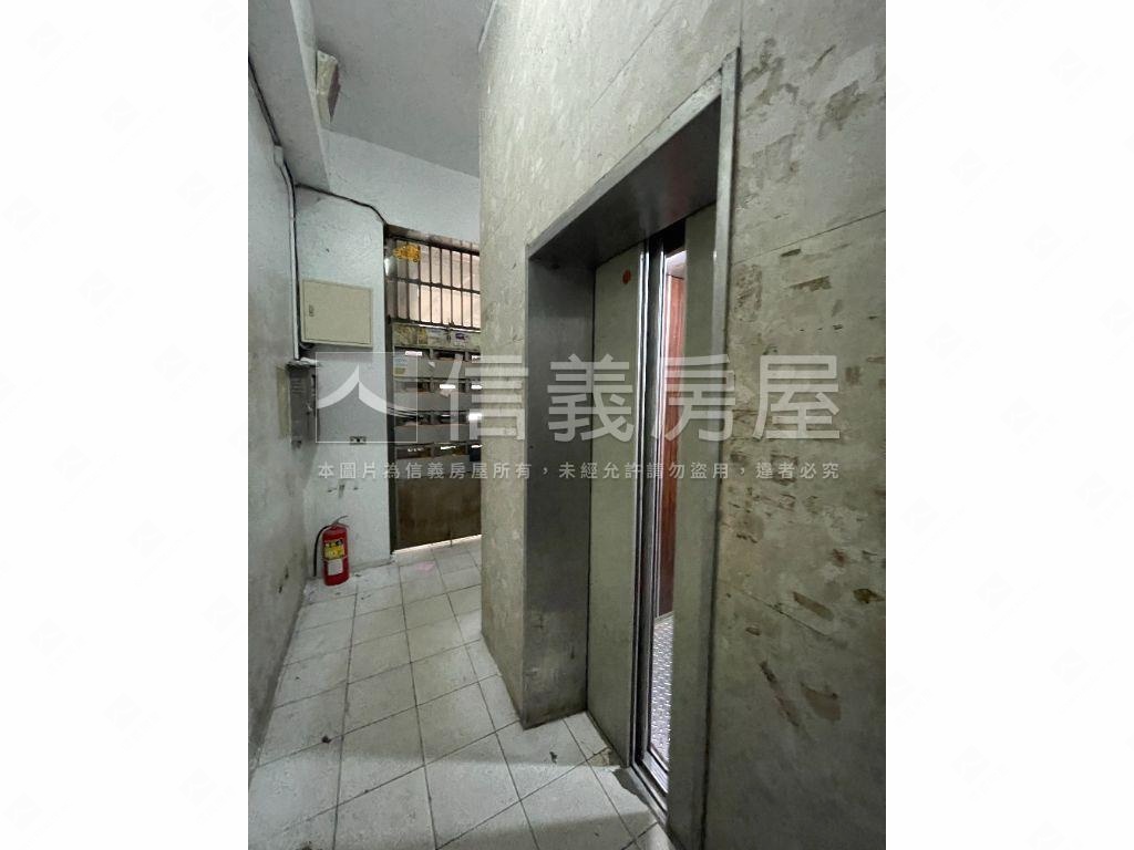 近車站便利電梯華廈房屋室內格局與周邊環境