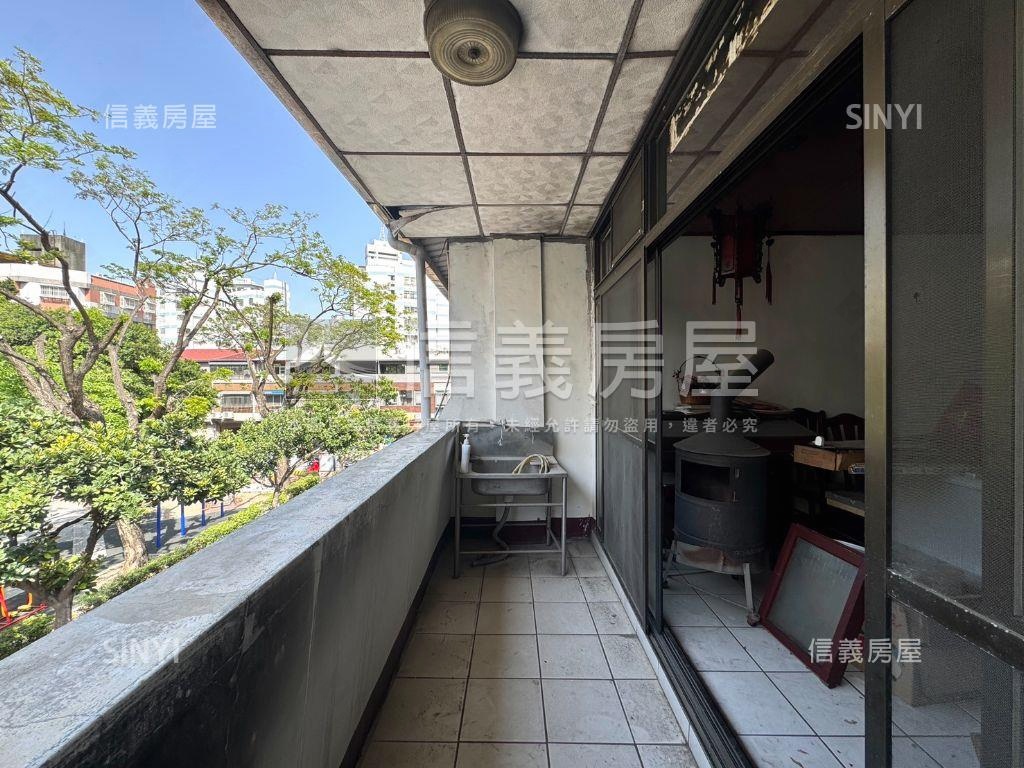 專任！文華高中活路透天房屋室內格局與周邊環境
