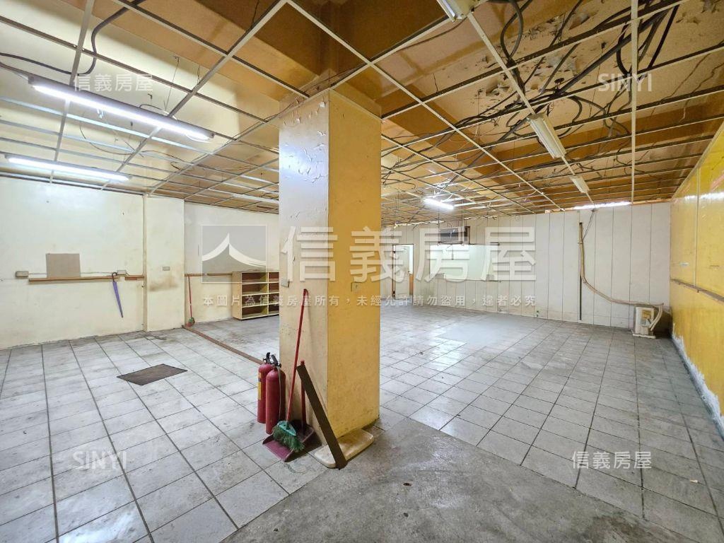 近中路和市府商圈百坪店面房屋室內格局與周邊環境