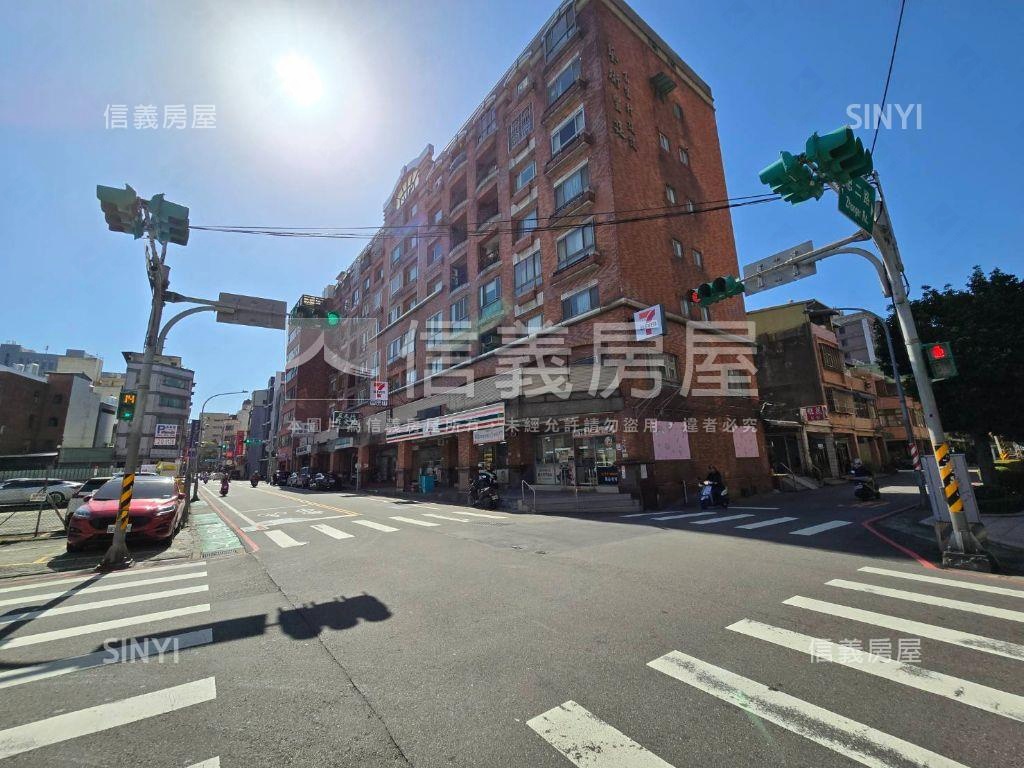 近中路和市府商圈百坪店面房屋室內格局與周邊環境