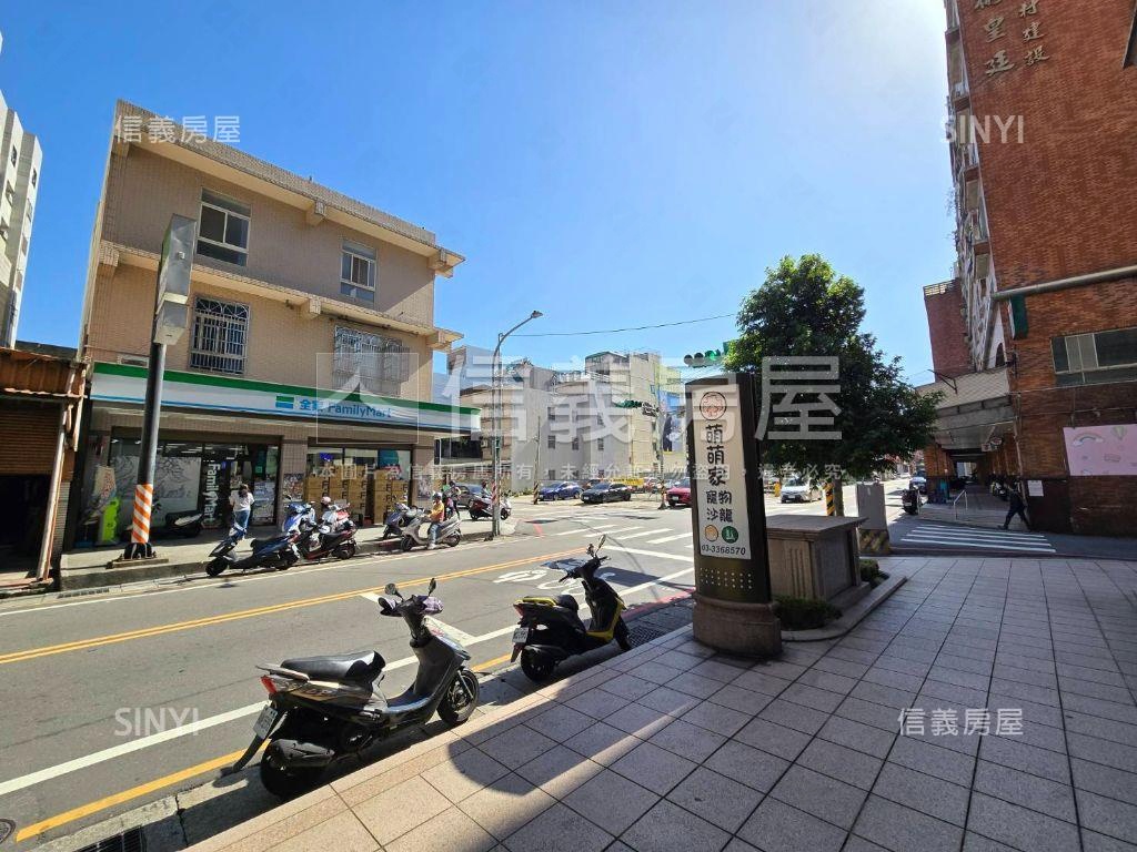 近中路和市府商圈百坪店面房屋室內格局與周邊環境