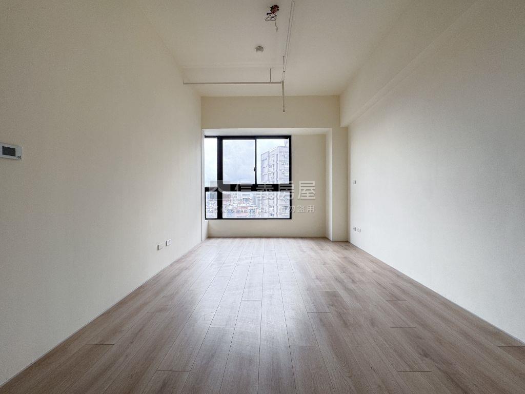 聚吉第Ｂ１次頂樓三房房屋室內格局與周邊環境