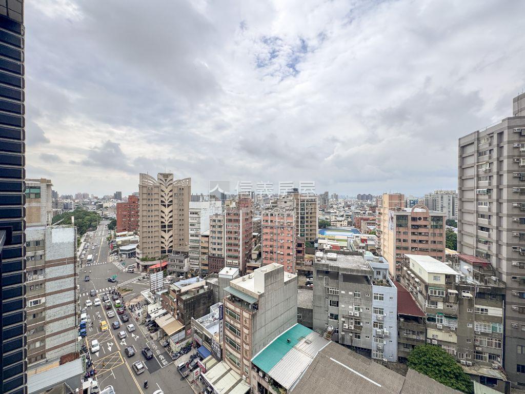 聚吉第Ｂ１次頂樓三房房屋室內格局與周邊環境