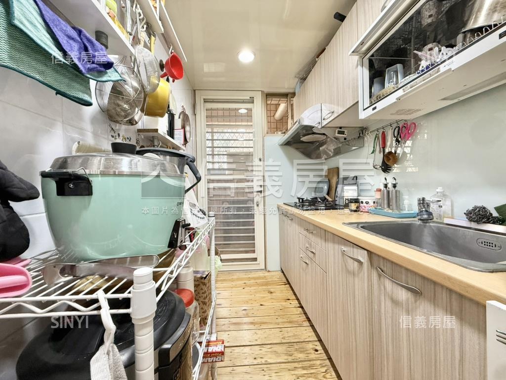 頂溪鄉村綠意華廈三房車位房屋室內格局與周邊環境