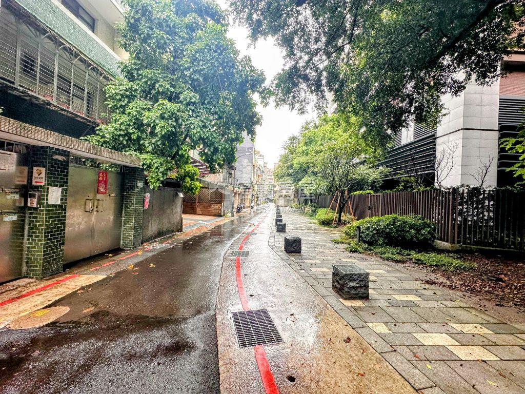 中正國中四房美寓房屋室內格局與周邊環境