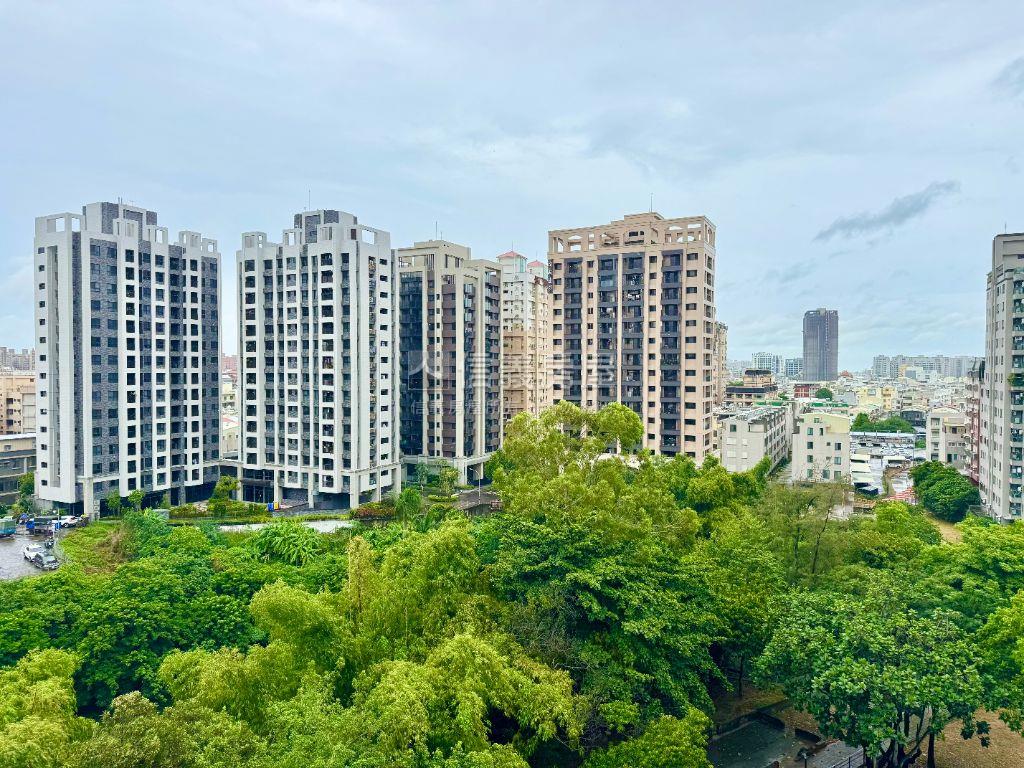 【中華路】公園景三房車位房屋室內格局與周邊環境
