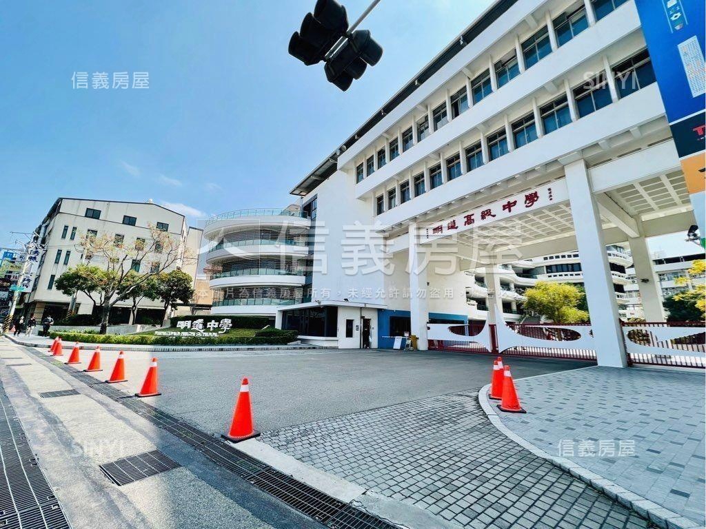 巨鼎頂樓視野平車房屋室內格局與周邊環境