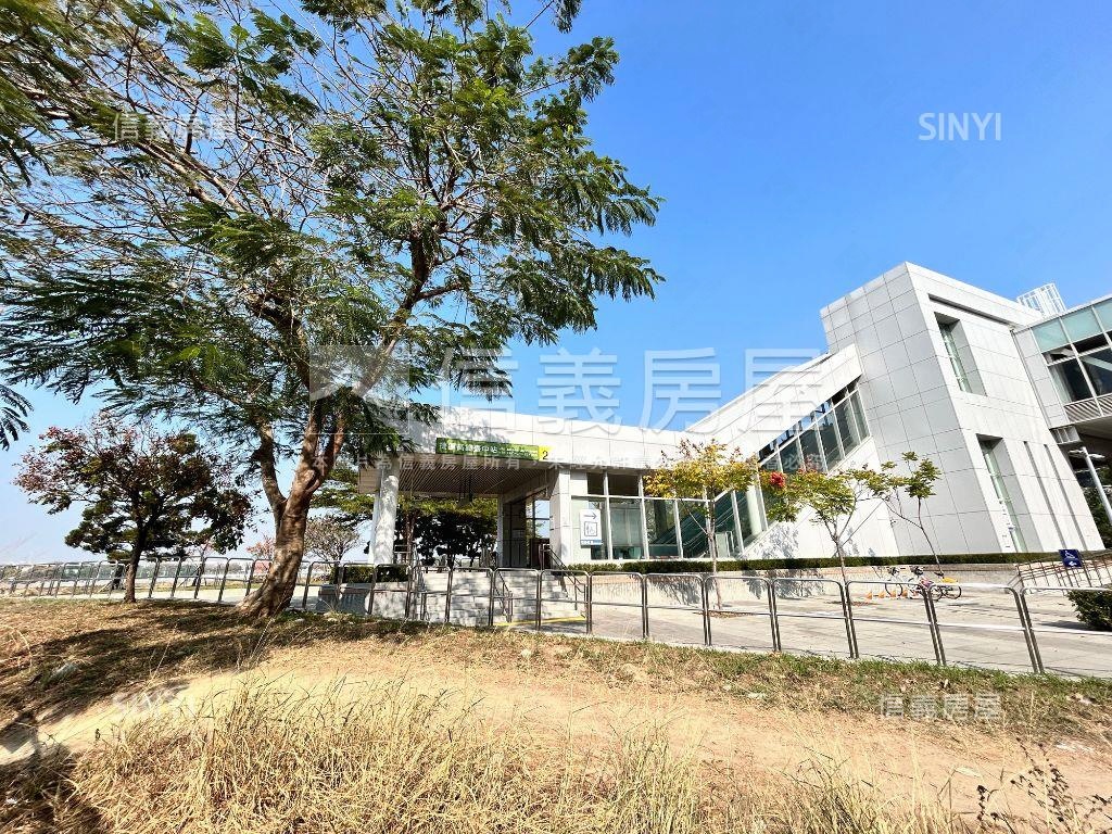 巨鼎頂樓視野平車房屋室內格局與周邊環境