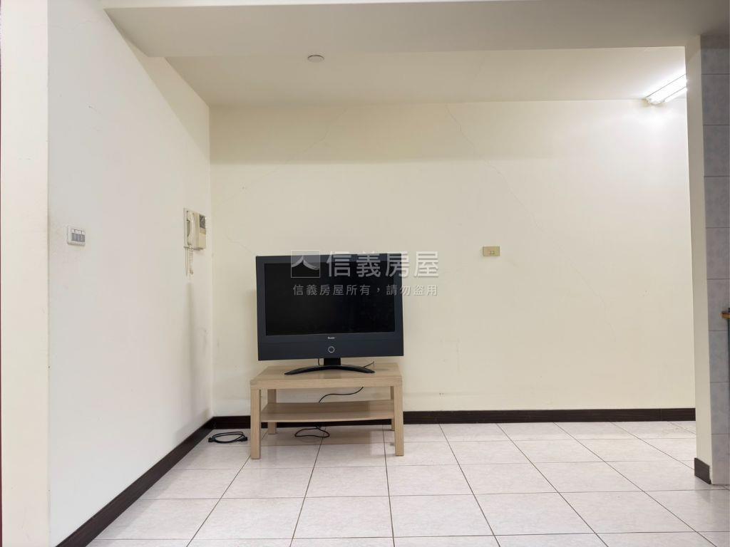 雅筑國際高樓層美屋帶車位房屋室內格局與周邊環境