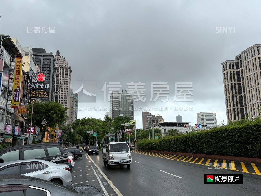 民族路面寬約９米電梯店面房屋室內格局與周邊環境