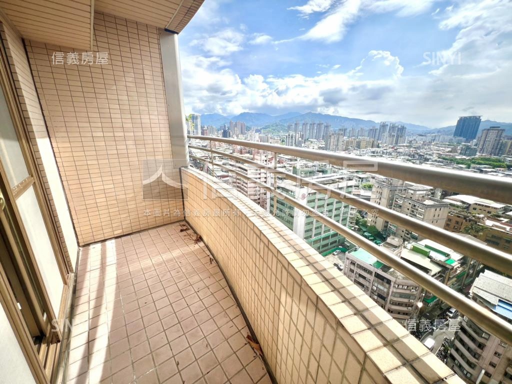 極景藍區高樓景觀宅房屋室內格局與周邊環境
