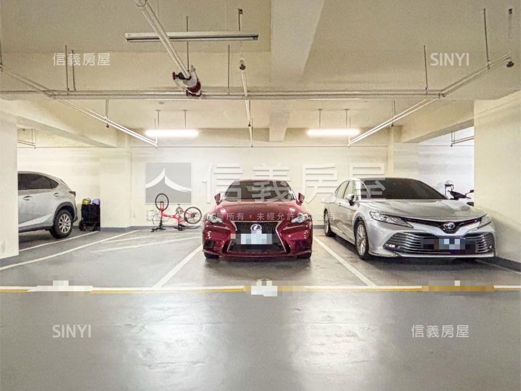 益群橋旁堅山三川兩房平車房屋室內格局與周邊環境
