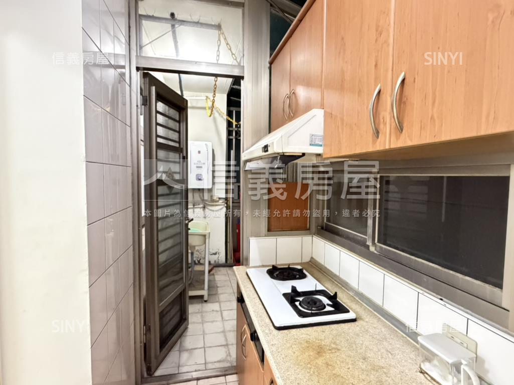 近大坪林捷運站低樓層２樓房屋室內格局與周邊環境