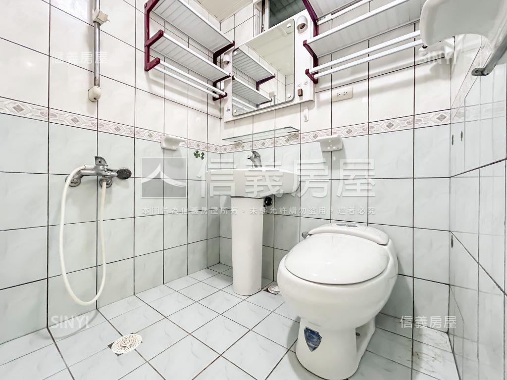 美麗佳人兩房有車位房屋室內格局與周邊環境