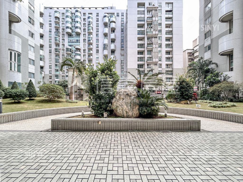 美麗佳人兩房有車位房屋室內格局與周邊環境