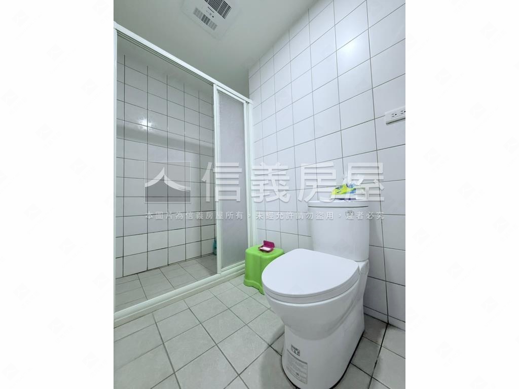 大器＊邊間＊亮四房大空間房屋室內格局與周邊環境