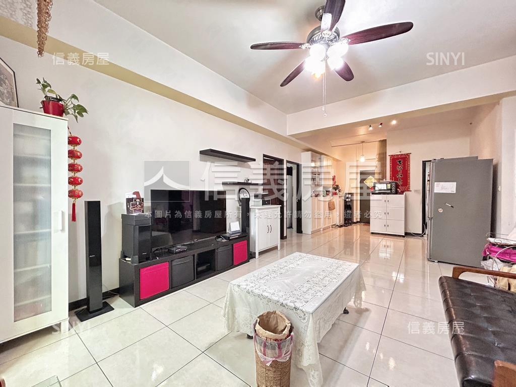 近同榮國小明亮四房車位房屋室內格局與周邊環境