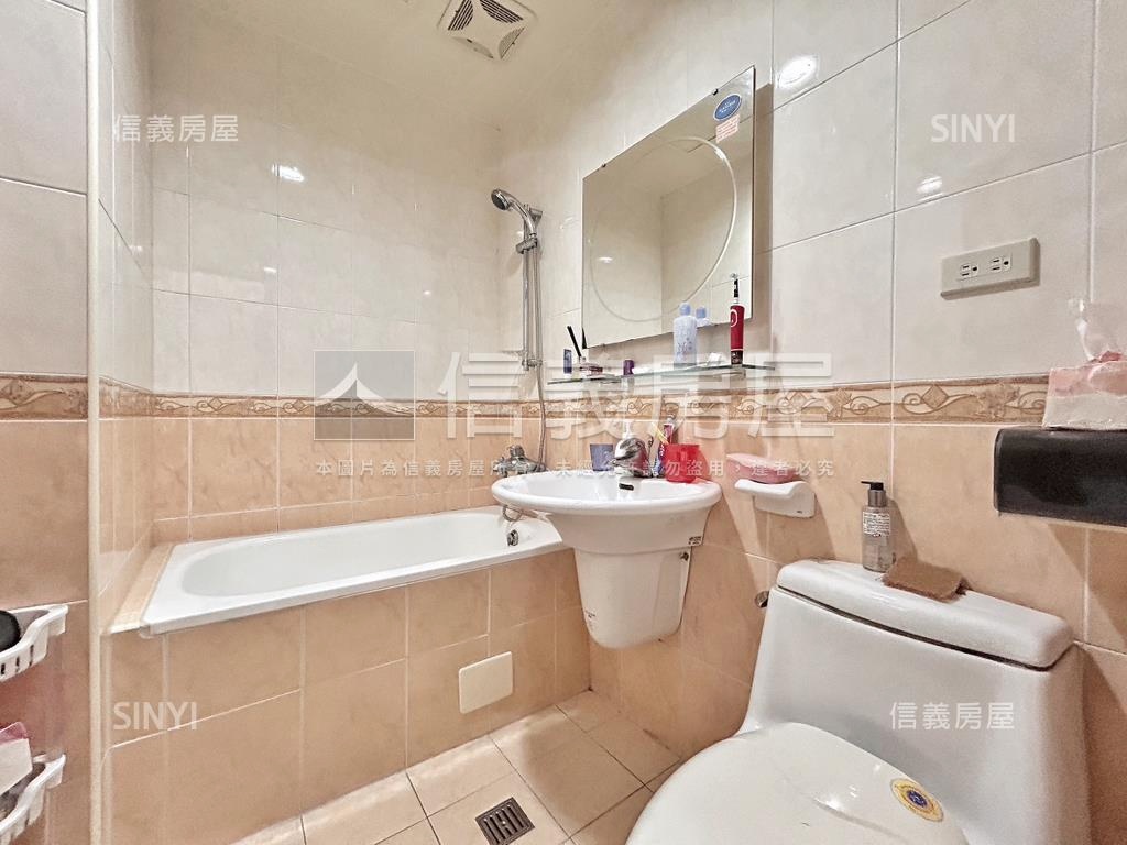 近同榮國小明亮四房車位房屋室內格局與周邊環境