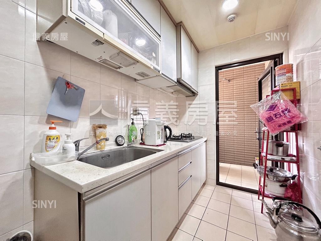 近同榮國小明亮四房車位房屋室內格局與周邊環境